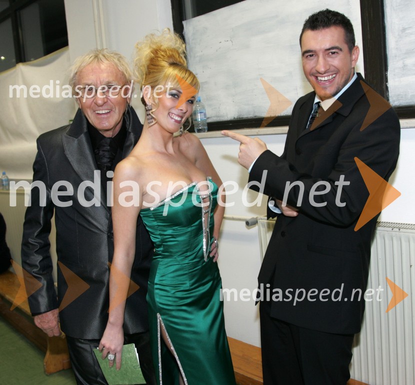 Tone Fornezzi Tof ter Pia Pustovrh in Marko Potrč, voditelja prireditveSlovenec leta 2006