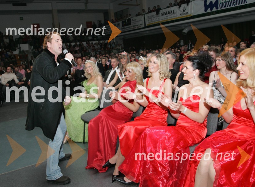 Vili Resnik, pevec in kandidatke izbora Naj gospa 2006Slovenec leta 2006