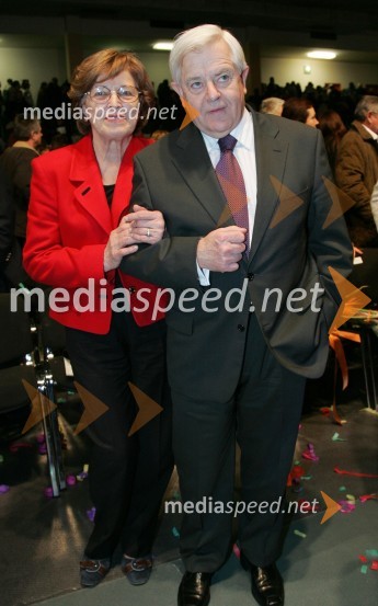 Milan Kučan, nekdanji predsednik Republike Slovenije z ženo ŠtefkoSlovenec leta 2006