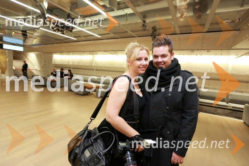 Darja Štravs Tisu, fotografinja; Nejc Simšič, novinarViktorji 2012, rdeča preproga in druženje pred dvorano