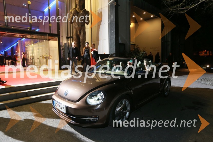 Volkswagen BeetleViktorji 2012, rdeča preproga in druženje pred dvorano