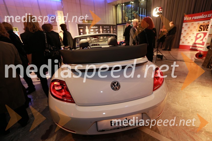 Volkswagen BeetleViktorji 2012, rdeča preproga in druženje pred dvorano