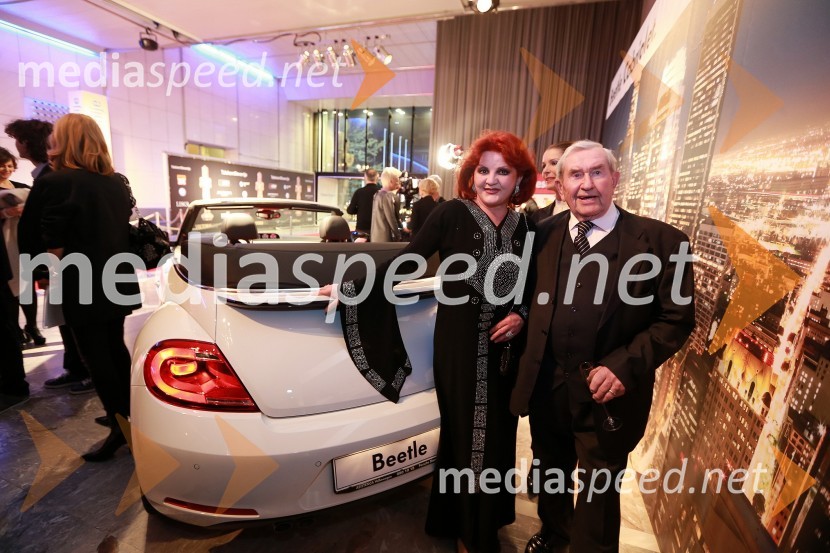 Milena Morača, operna pevka; Jurij Souček, igralecViktorji 2012, rdeča preproga in druženje pred dvorano