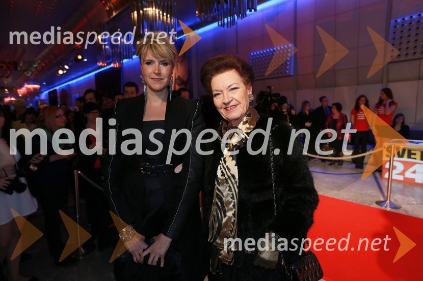 Dr. Nina Suvorov, lepotna kirurginja; Elza BudauViktorji 2012, rdeča preproga in druženje pred dvorano