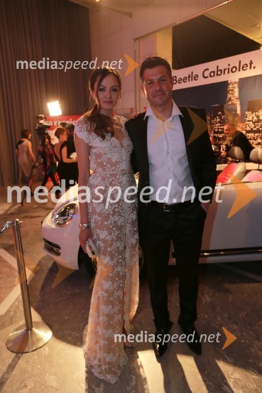 Iryna Osypenko Nemec, manekenka; Matjaž Nemec Viktorji 2012, rdeča preproga in druženje pred dvorano