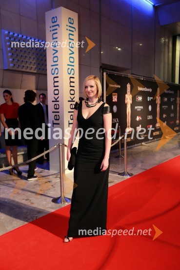 Anja Križnik Tomažin, voditeljicaViktorji 2012, rdeča preproga in druženje pred dvorano