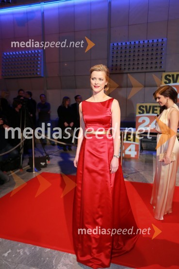 Živa Rogelj, voditeljicaViktorji 2012, rdeča preproga in druženje pred dvorano