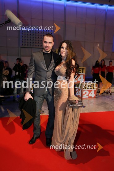 Črt Slavec, fotograf; Iris Mulej, Miss Slovenije 2006Viktorji 2012, rdeča preproga in druženje pred dvorano