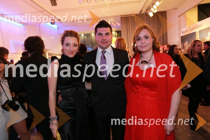 Špela Vovk; Denis Sarkič; Petra AršičViktorji 2012, rdeča preproga in druženje pred dvorano