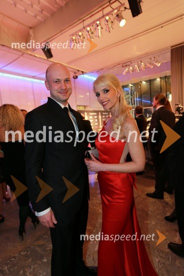 Igor Gajič; soproga Janja Zupan, Miss Slovenije 1994Viktorji 2012, rdeča preproga in druženje pred dvorano