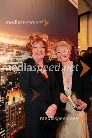 Bernarda Jeklin, nekdanja urednica revije Jana; ...Viktorji 2012, rdeča preproga in druženje pred dvorano