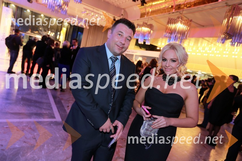 Sebastjan Artič; Špela GrošeljViktorji 2012, rdeča preproga in druženje pred dvorano