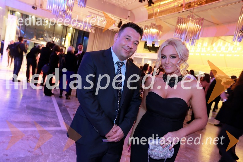 Sebastjan Artič; Špela GrošeljViktorji 2012, rdeča preproga in druženje pred dvorano