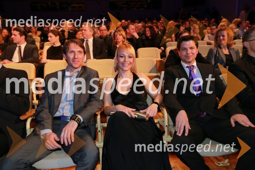 Gregor Repič, izvršni direktor Skupine Krater; Tanja Škarjot, izvršna urednica uredništev Krater media; Igor Klun, namestnik direktorja Skupina Krater – Krater MediaViktorji 2012, podelitev nagrad