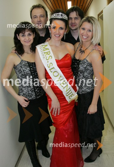 Boža Robnik, nesojena Naj gospa 2007 in skupina DežurSlovenec leta 2006