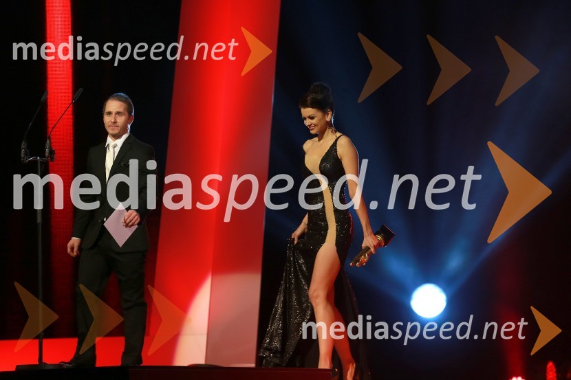 Miha Brajnik, voditelj; Nina Osenar, voditeljicaViktorji 2012, podelitev nagrad