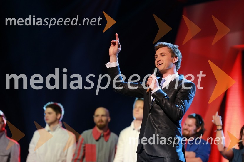 Denis Avdić, moderatorViktorji 2012, podelitev nagrad