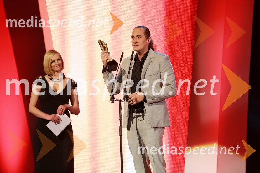 Anja Križnik Tomažin, voditeljica;&nbsp;Vid Valič, stand up komikViktorji 2012, podelitev nagrad