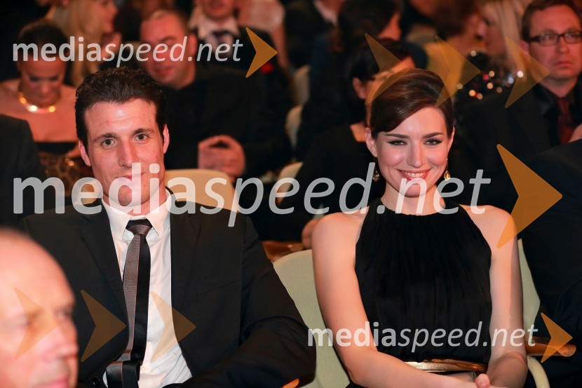 Nataša Pinoza, miss Universe Slovenije 2006; fant Peter GrilcViktorji 2012, podelitev nagrad