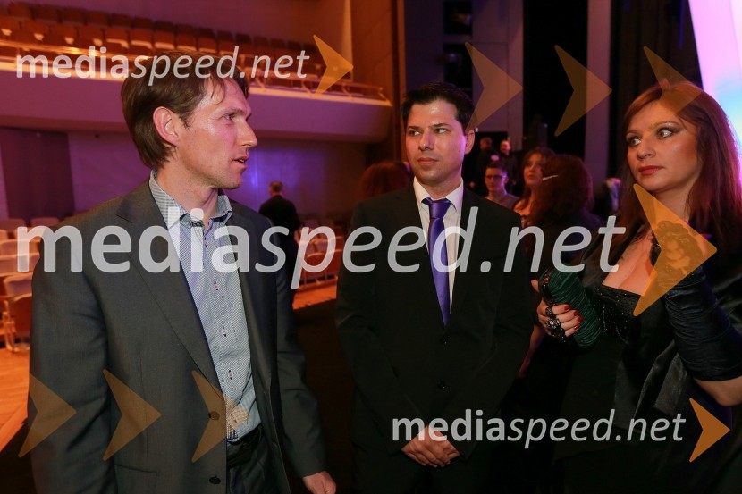 Gregor Repič, izvršni direktor Skupine Krater;&nbsp;Igor Klun, namestnik direktorja Skupina Krater – Krater Media; Karmen Špacapan, urednica Svet24Viktorji 2012, podelitev nagrad