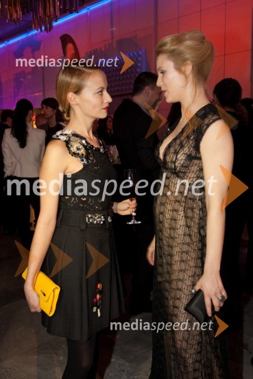 Viktorija Bencik, igralka; Iva Krajnc, igralkaViktorji 2012, zabava po podelitvi