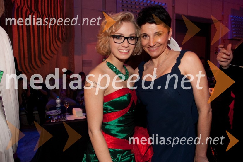 Maja Bobnar; Andreja PotrebuješViktorji 2012, zabava po podelitvi