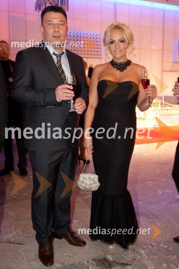 Sebastjan Artič; Špela GrošeljViktorji 2012, rdeča preproga in druženje pred dvorano