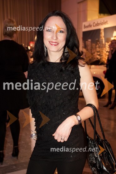 Petra Korošec, marketing Volkswagen pri Porsche Slovenija d.o.o.Viktorji 2012, rdeča preproga in druženje pred dvorano
