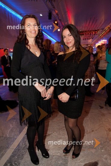 Nuša Božiček, marketing Volkswagen, Porsche SlovenijaViktorji 2012, rdeča preproga in druženje pred dvorano