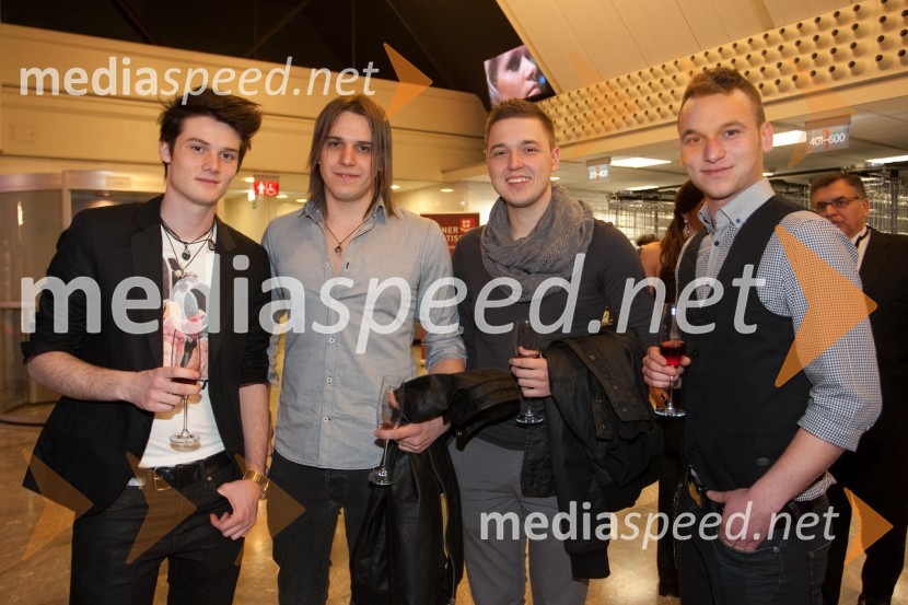 Skupina In&OutViktorji 2012, rdeča preproga in druženje pred dvorano