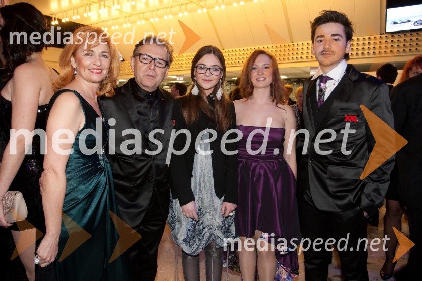 Eva Kozlevčar, Tomaž Kozlevčar; Kim Kozlevčar; Anja Pepelnjak; Samo KozlevčarViktorji 2012, rdeča preproga in druženje pred dvorano