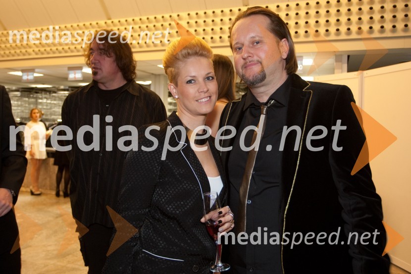Petra; Miki Vlahkovič, VIctoryViktorji 2012, rdeča preproga in druženje pred dvorano
