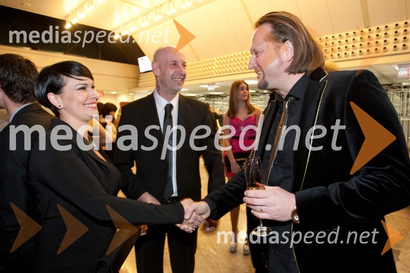 Doris; Jože Činč, član skupine D'kwaschen Retashy; Miki Vlahovič, VIctoryViktorji 2012, rdeča preproga in druženje pred dvorano