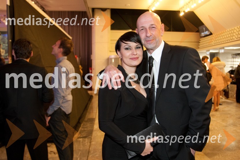 Doris; Jože Činč, član skupine D'kwaschen RetashyViktorji 2012, rdeča preproga in druženje pred dvorano