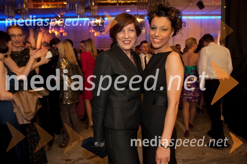 VIktorija Potočnik, nekdanja županja Mestne občine Ljbuljana; nečakinjaViktorji 2012, rdeča preproga in druženje pred dvorano