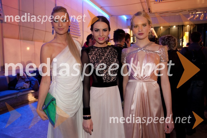 Marika Savšek, miss Universe 2010; Mirela Korač, Miss Universe Slovenije 2009;  Lana Mahnič Jekoš, miss Slovenije 2011Viktorji 2012, rdeča preproga in druženje pred dvorano