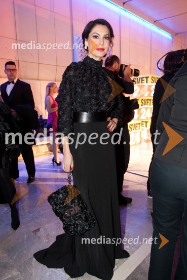 Ivana Šundov, voditeljicaViktorji 2012, rdeča preproga in druženje pred dvorano