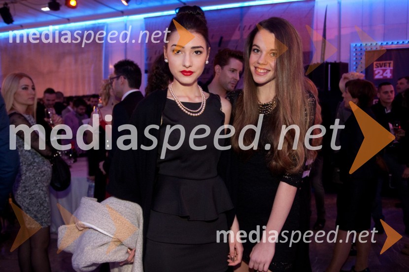 Zala Đurić Ribič; Ester IpavicViktorji 2012, rdeča preproga in druženje pred dvorano