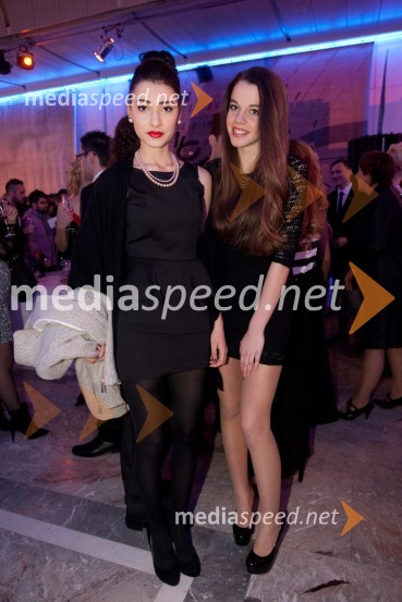 Zala Đurić Ribič; Ester IpavicViktorji 2012, rdeča preproga in druženje pred dvorano