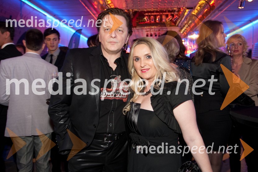 Danijel Popovič, pevec; Aleksandra PopovičViktorji 2012, rdeča preproga in druženje pred dvorano