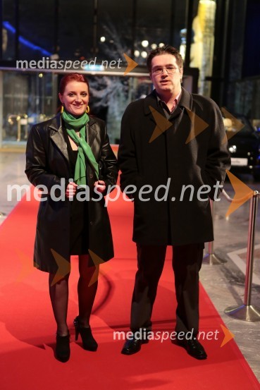 Janja Ulaga, urednica radia Veseljak; ...Viktorji 2012, rdeča preproga in druženje pred dvorano