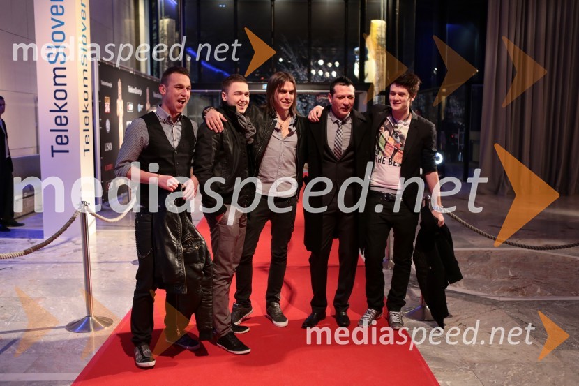 Skupina In&Out; Aleš UranjekViktorji 2012, rdeča preproga in druženje pred dvorano