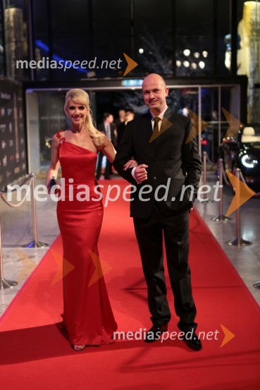 Janja Zupan, Miss Slovenije 1994; soprog Igor GajičViktorji 2012, rdeča preproga in druženje pred dvorano