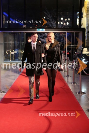 ...; Manca Špik, pevkaViktorji 2012, rdeča preproga in druženje pred dvorano