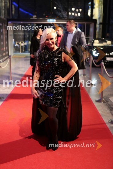 Alya, pevkaViktorji 2012, rdeča preproga in druženje pred dvorano