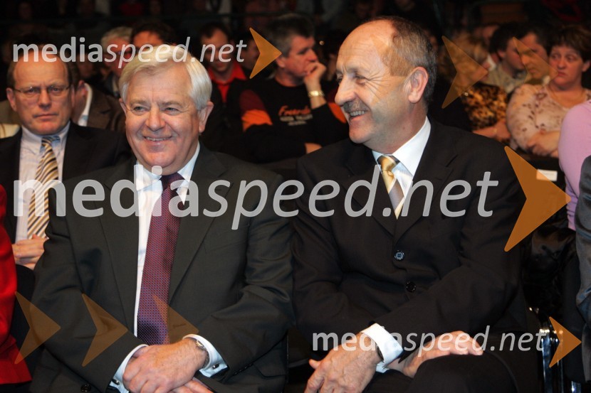 Milan Kučan, nekdanji predsednik Republike Slovenije in Branko Pavlin, predsednik uprave časopisne družbe DnevnikSlovenec leta 2006