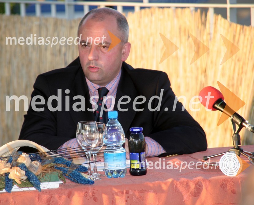 Direktor Peugeot Slovenija Didier RichardPolfinalni izbor za Miss Slovenije 2005