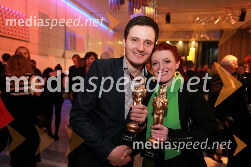 Blaž Švab, član skupine Modrijani;&nbsp;Janja Ulaga, urednica radia VeseljakViktorji 2012, zabava po podelitvi