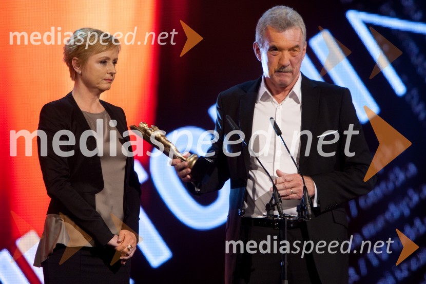Darja Zgonc, TV voditeljica; Slavko Bobovnik, TV voditeljViktorji 2012, podelitev nagrad