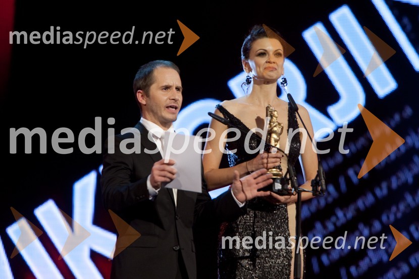 Miha Brajnik, igralec; Nina Osenar, voditeljicaViktorji 2012, podelitev nagrad